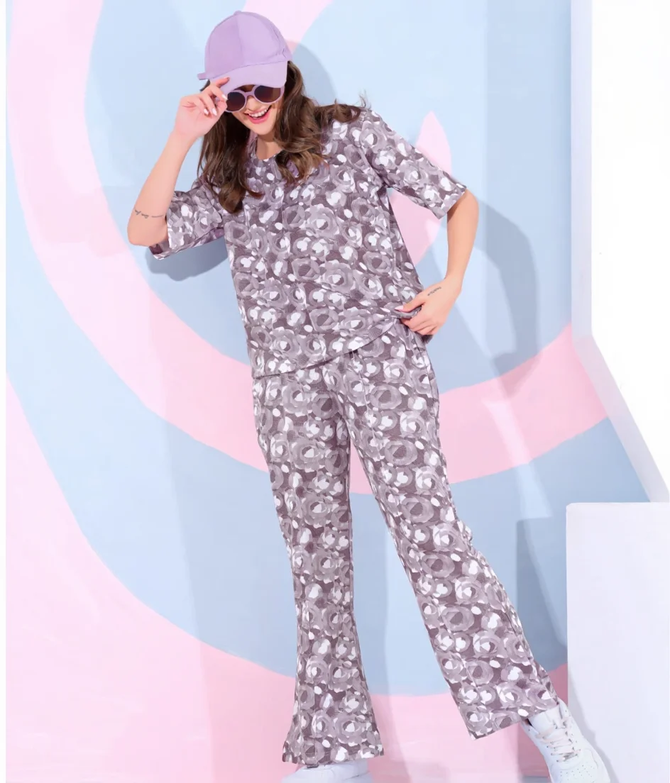 Soft fabrics for peaceful evenings.